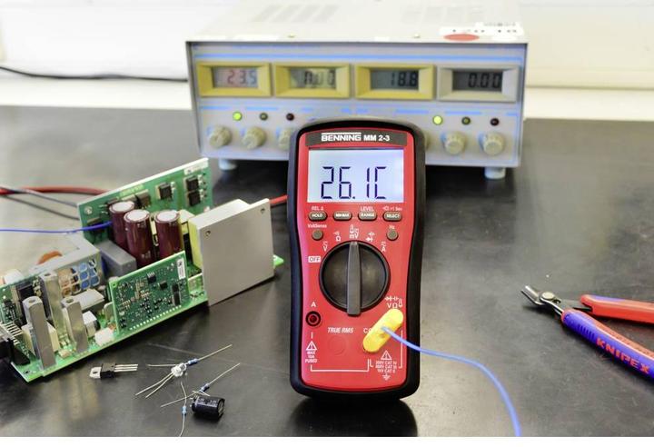 Produktbild Benning BENN Digitale Multimeter (CAT IV 300V)