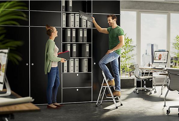 Produktbild Hailo K70 StandardLine, Aluminium-Trittleiter, 2 Stufen (Stehleiter, 83 cm)