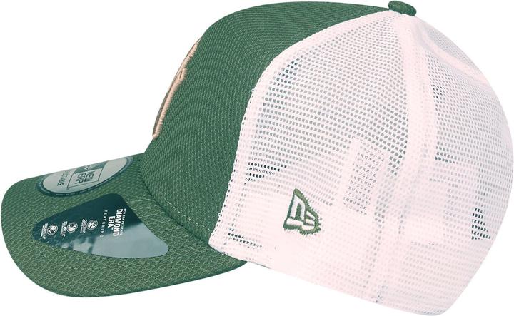 Actual product image New Era Trucker Cap - DIAMOND New York Yankees olive