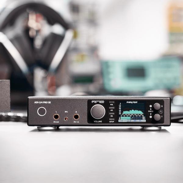Actual product image RME Audio RME ADI-2/4 Pro SE AD/DA converter with microfibre cloth