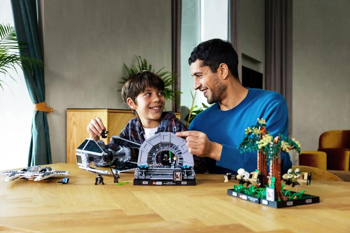 Produktbild LEGO Mandalorian Fang Fighter vs. Tie Interceptor (75348, LEGO Star Wars)