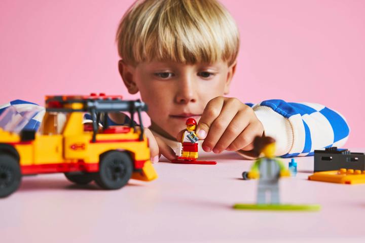 Produktbild LEGO Einsatzfahrzeug der Rettungsschwimmer (60453, LEGO City)
