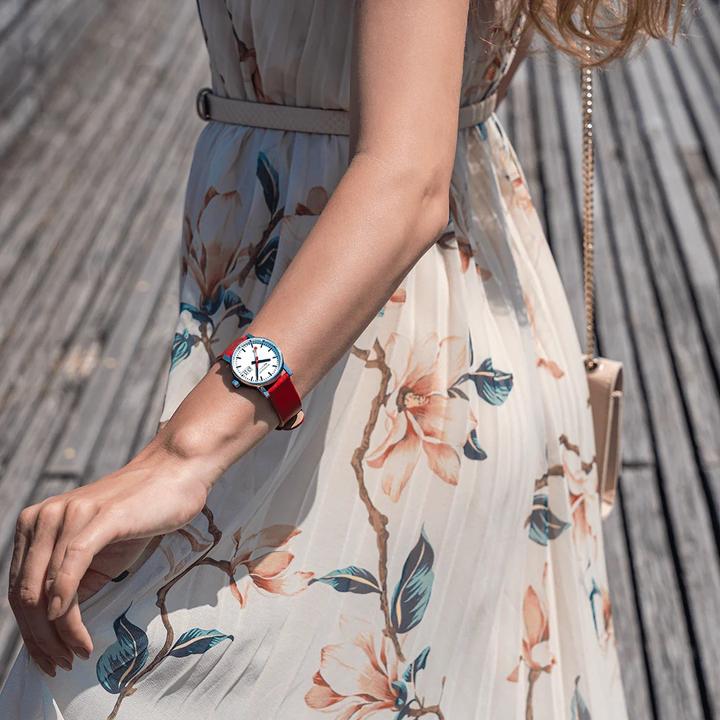 Actual product image Mondaine Evo2 (Analogue wristwatch, 30 mm)