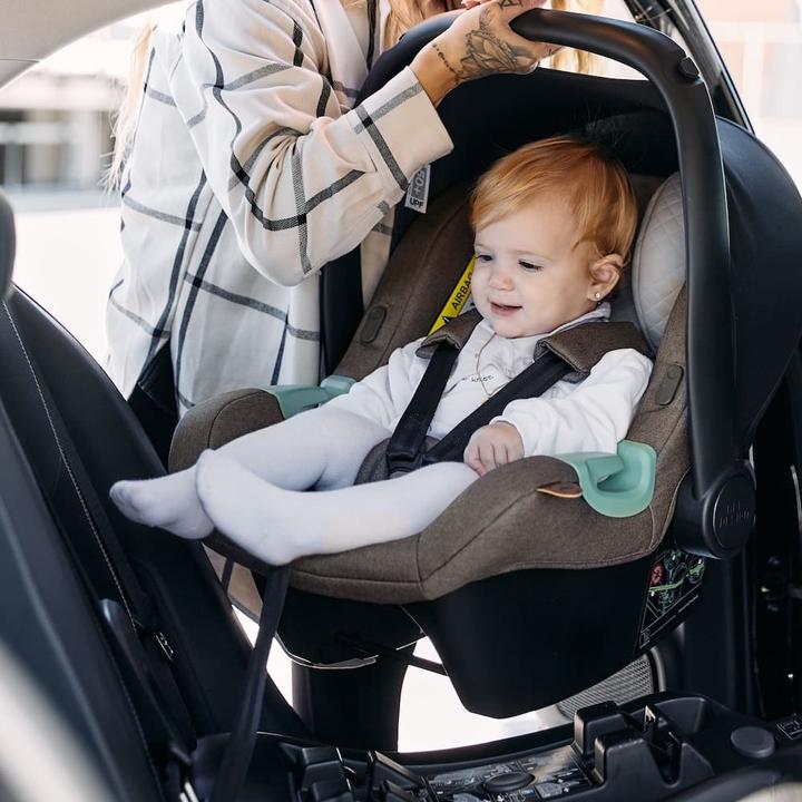 Produktbild ABC Design Autositz Babyschale Tulip Gruppe 0+ black (Babyschale, ECE R129/i-Size Norm)