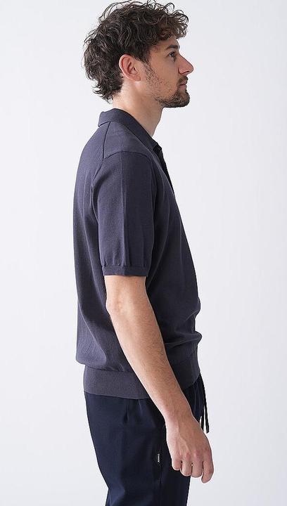 Actual product image Closed Poloshirt (L)