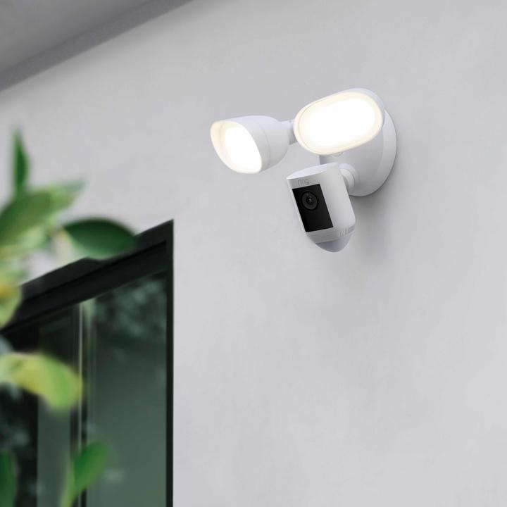 Image du produit Ring Floodlight Cam Wired Pro (1920 x 1080 Pixels)