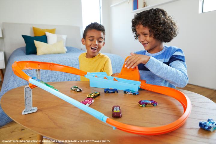Actual product image Hot Wheels Rapid Raceway Champion Play Set