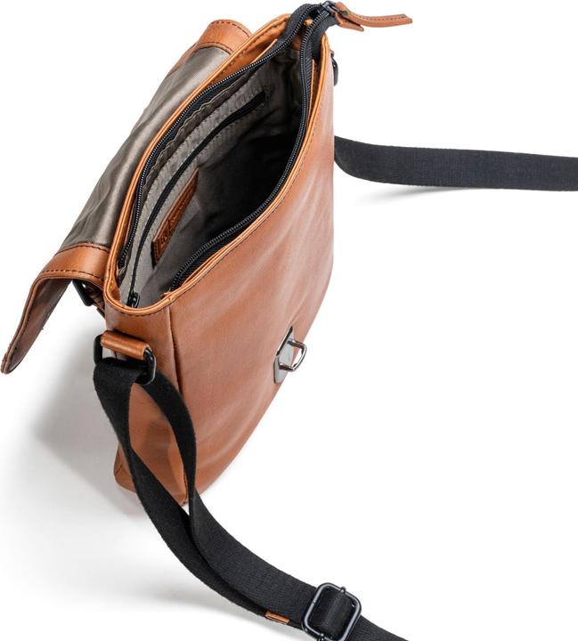 Actual product image Farmhood Memphis shoulder bag leather 22 cm