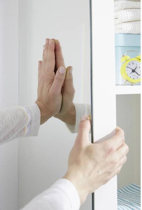 Produktbild tesa Powerbond MIRROR doppelseitiges Montageband für Spiegel (19 mm)