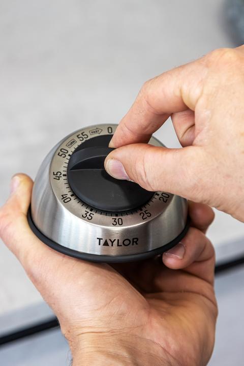Image du produit Taylor's Taylor Pro Classic Dial Mechanical Timer, 60 minutes, Blister Packed