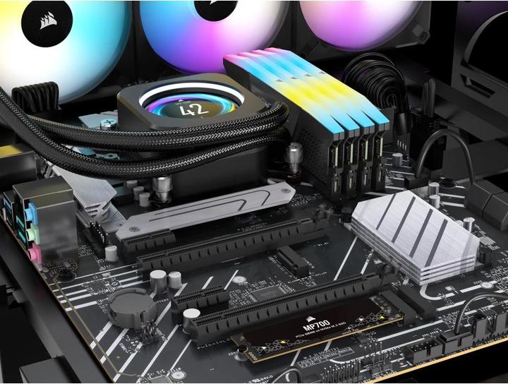 Actual product image Corsair MP700 (1000 GB, M.2 2280)