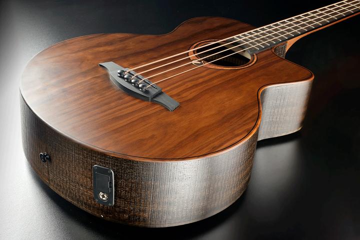 Immagine prodotto Lâg Guitars Sauvage Bce (Basso acustico, Legno di cirmolo marrone (tastiera), Brankowood pallido (Top), Finitura a sega grezza in eucalipto affumicato (retro e lato), Khaya (Collo), Brankowood nero (Ponte))