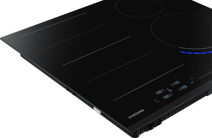 Actual product image Samsung NZ64N9777BK/E1 Induction, 60cm, 15 power, Virtual Flame, Ice Blue