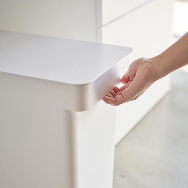 Actual product image Yamazaki Airtight waste bin with castors TOWER (25 l)