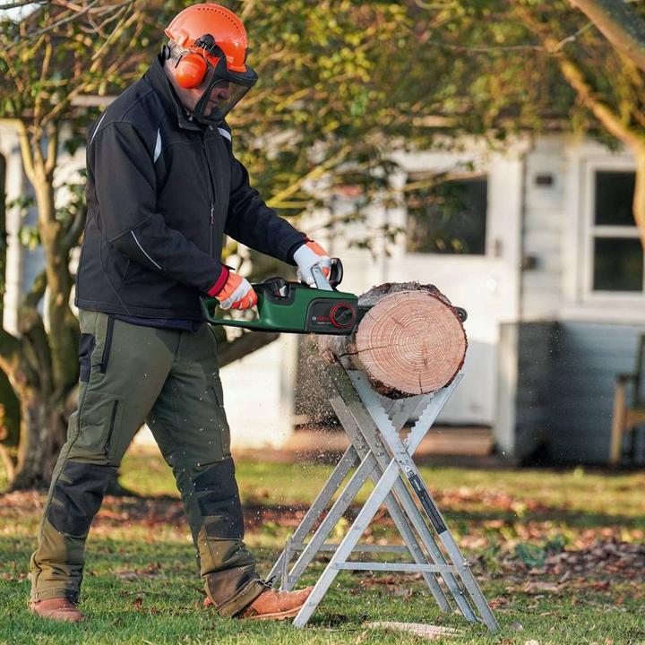 Produktbild Bosch Home & Garden AdvancedChain 36V-35-40 (Akku Kettensäge)
