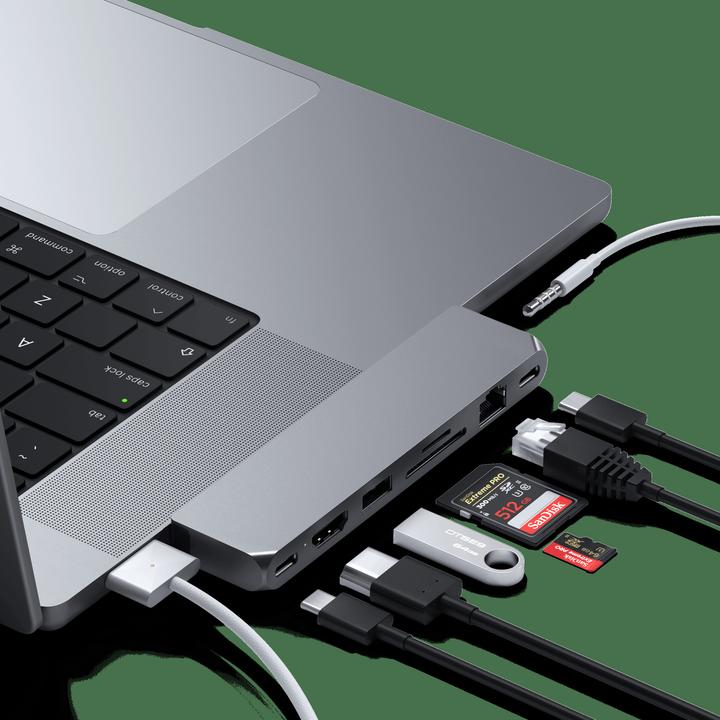 Actual product image Satechi Dual USB-C Pro Hub Max (USB-C, 7 Ports)