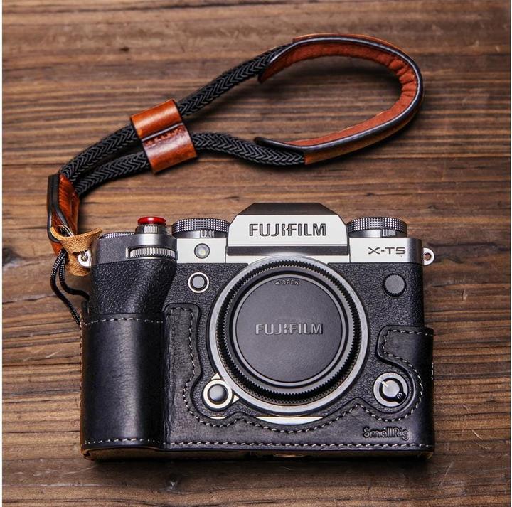 Immagine prodotto SmallRig 3927 Kit mezza custodia / tracolla per FUJIFILM X-T5 (novità)