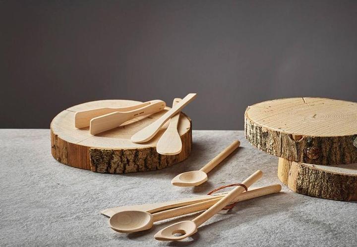 Actual product image de Buyer Pointed wooden spoon with hole for risotto, 30cm