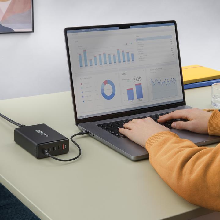 Produktbild Hama Ladestation 5 Ports, GaN, Schnellladegerät, 4xUSB-C, 1xUSB-A, PD, 240 W, SW (240 W)
