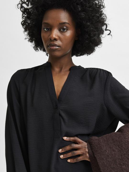 Produktbild Selected Femme V-Ausschnitt Straight Fit Oberteil (38)
