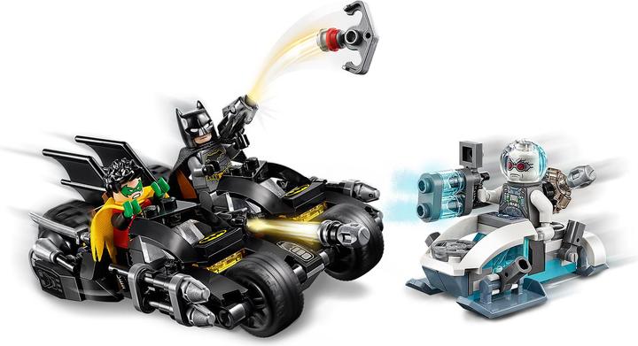 Image du produit LEGO Duel Batcycle avec Mr. Freeze (76118, LEGO DC)