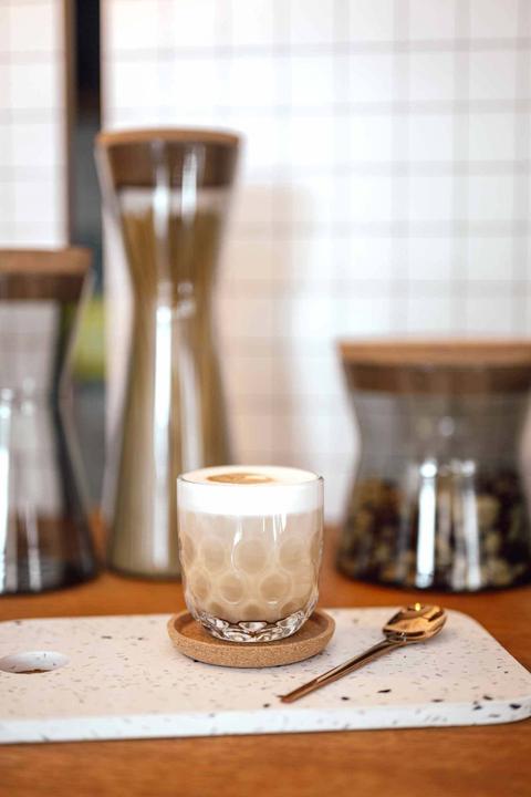 Actual product image Leonardo Cappuccino Becher Gocce mit Untersetzer 220 ml (220 ml, 3 x)