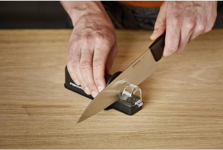 Produktbild Fiskars 1065598 Essential Roll-Sharp™ Messerschärfer