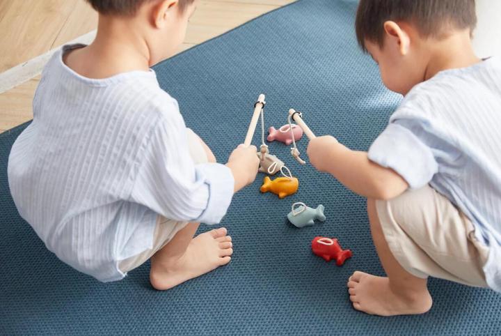 Immagine prodotto Plantoys Gioco di pesca (Inglese, Tedesco, Francese, Italiano, Svizzero-tedesco)