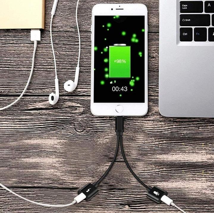 Produktbild PowerGuard Lightning Adapter Audio Headphone and Charge iPhone Splitter Kabel (Lightning, Lightning)