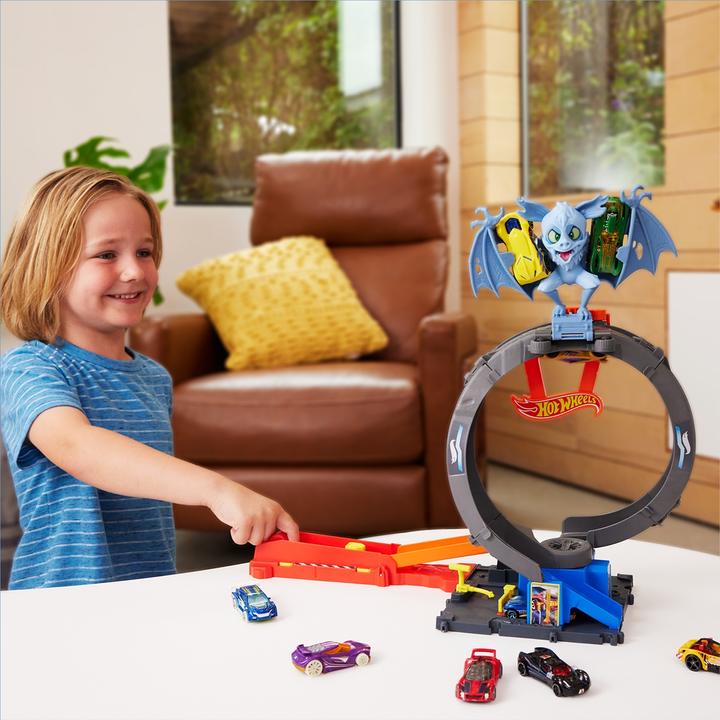 Produktbild Hot Wheels City Nemesis Bat vs Tire Shop