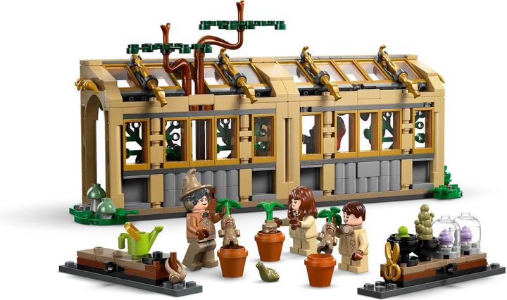 Produktbild LEGO Schloss Hogwarts: Kräuterkundeunterricht (76445, LEGO Harry Potter)