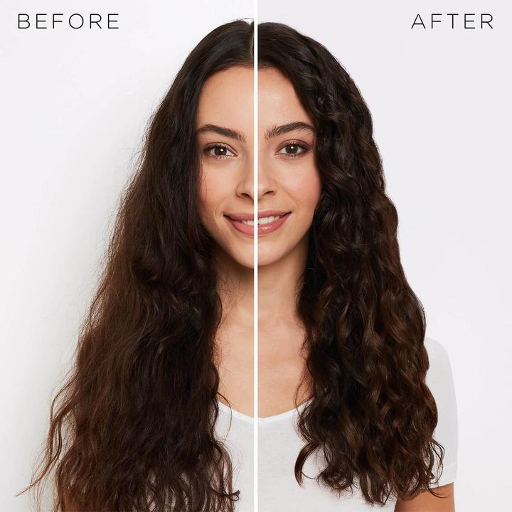 Actual product image Christophe Robin Luscious Curl Conditioning Cleanser with Chia Seed Oil (250 ml, Liquid shampoo)