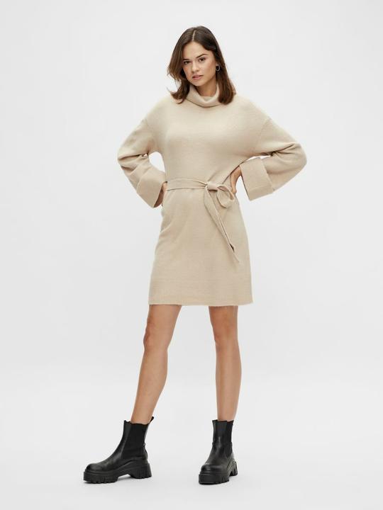 Image du produit Vila Robe en maille avec ceinture à nouer (L)