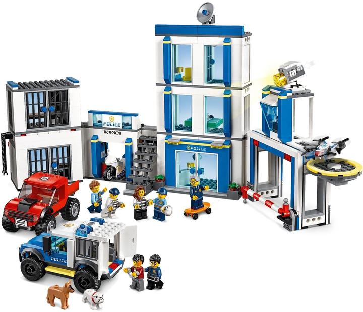 Actual product image LEGO Police Station (60246, LEGO City)