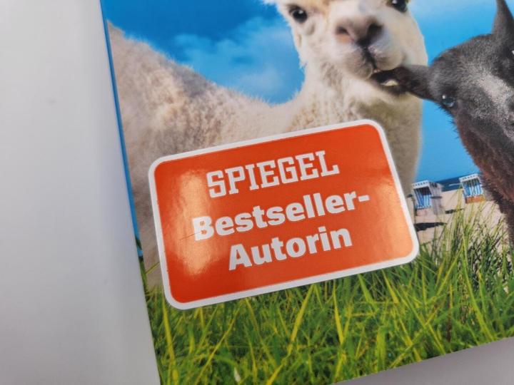 Actual product image Schwarze Schafe (German, Gisa Pauly, 2022)