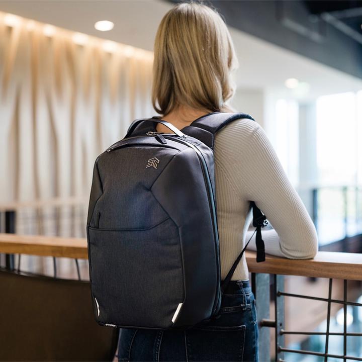 Produktbild STM Myth Backpack 18L do MacBook Pro 15" / MacBook Pro 16" / Notebook 15" - 16" black