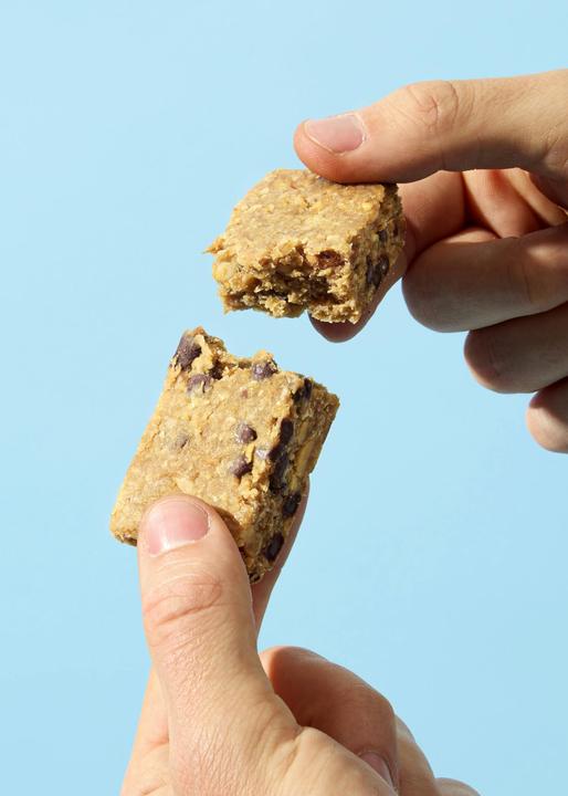 Immagine prodotto KoRo Barretta d'avena biologica con arachidi e cioccolato (Arachidi e cioccolato, 1 pz., 900 g)