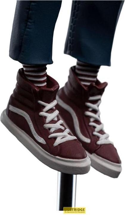 Actual product image Weta Workshop Stranger Things figurine Mini Epics Max Mayfield 23 cm