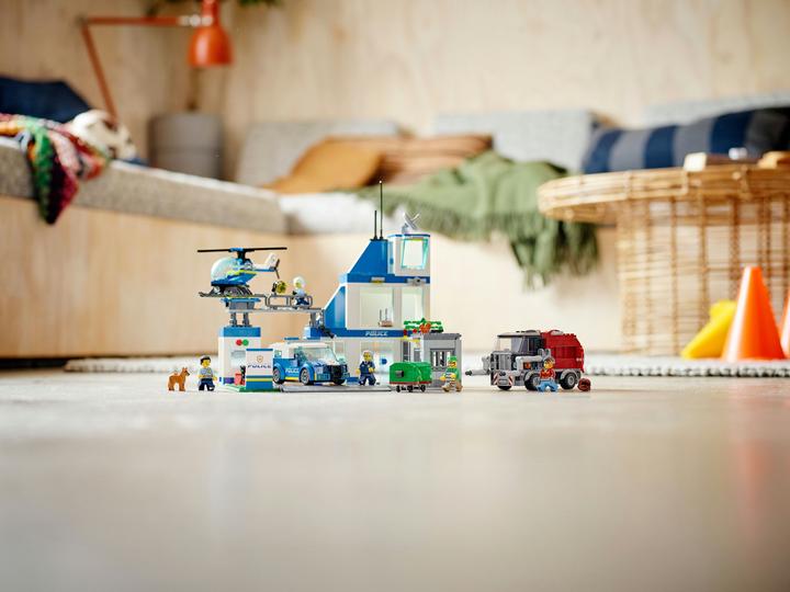 Produktbild LEGO Polizeistation (60316, LEGO City)