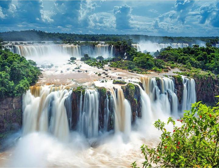 Actual product image Ravensburger Waterfalls of Iguazu (2000 pieces)