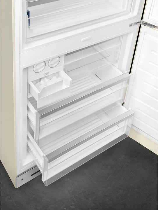 Image du produit Smeg Style rétro FAB38RCR5 (481 l)
