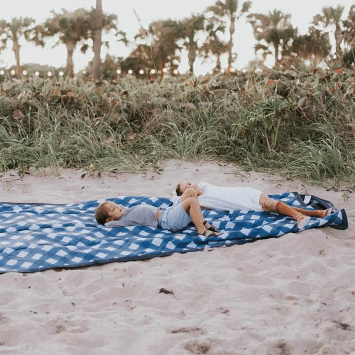 Produktbild little unicorn Outdoor Blanket Extra Big - Navy Plaid