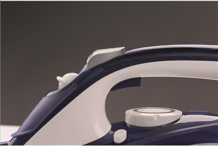 Actual product image Gorenje Steam Iron SIH2600BLC Steam Iron, 2600 W, Water tank capacity 350 ml, Continuous steam 30 g/min, Blu (2600 W, 95 g/min)