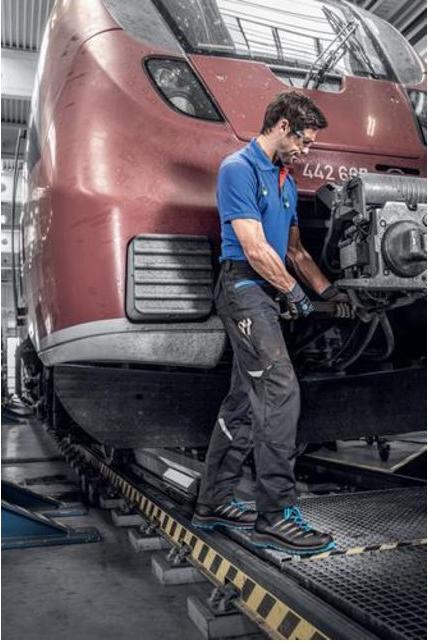 Actual product image Uvex Safety 2 trend (S3, 43)