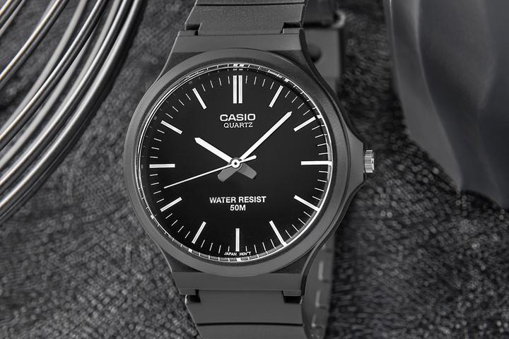 Immagine prodotto Casio Collezione - MW-240-1E (Orologio da polso analogico, 43.60 mm)