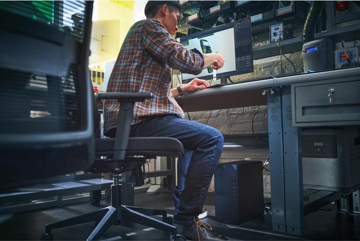 Produktbild HP Z1 G9 Tower (Intel Core i7-14700, 32 GB, 1000 GB, GeForce RTX 4060)
