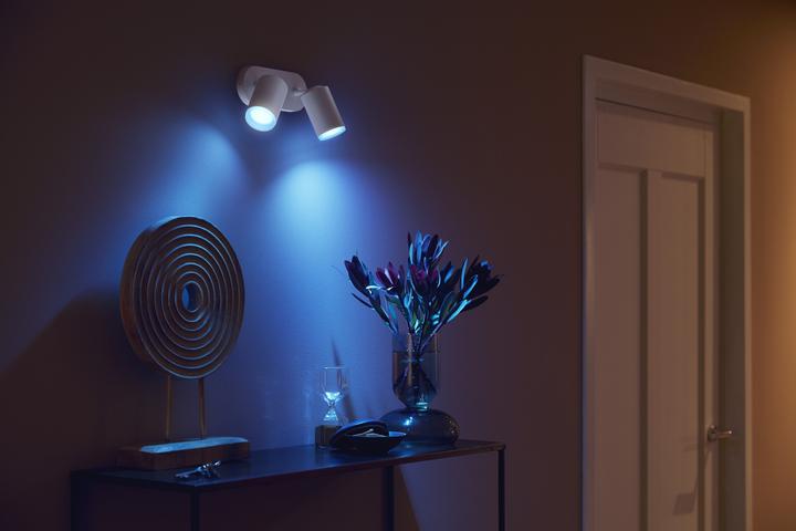 Actual product image Philips Hue Fugato Base BT (700 lm, GU10)