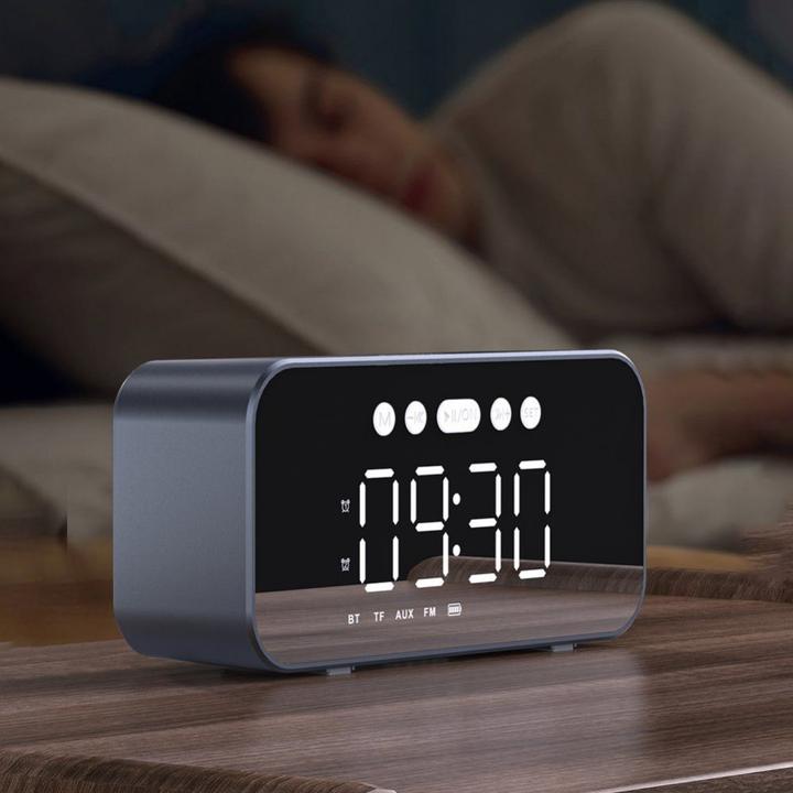 Produktbild Dudao Y17 Bluetooth-Uhr/Lautsprecher – Silber (Stromversorgung über USB)