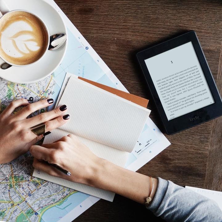 Produktbild Amazon Kindle Paperwhite (2015) - Special Offers (6", 4 GB, Schwarz)