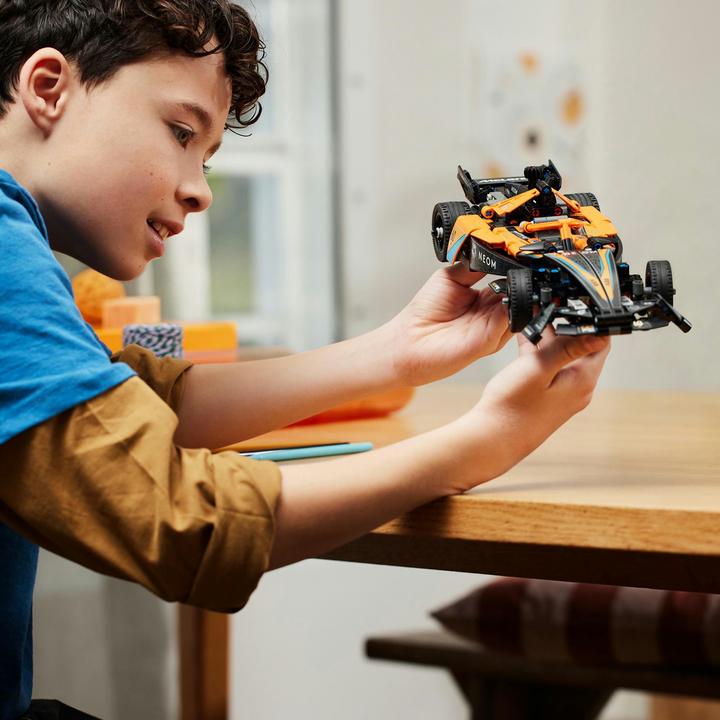 Actual product image LEGO NEOM McLaren Formula E Race Car (42169, LEGO Technic)